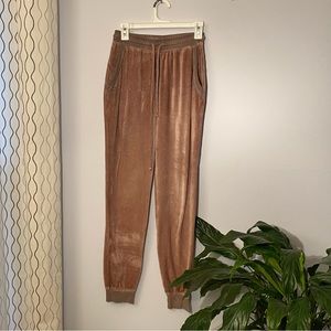 Knox Rose joggers velvet style rose colored size